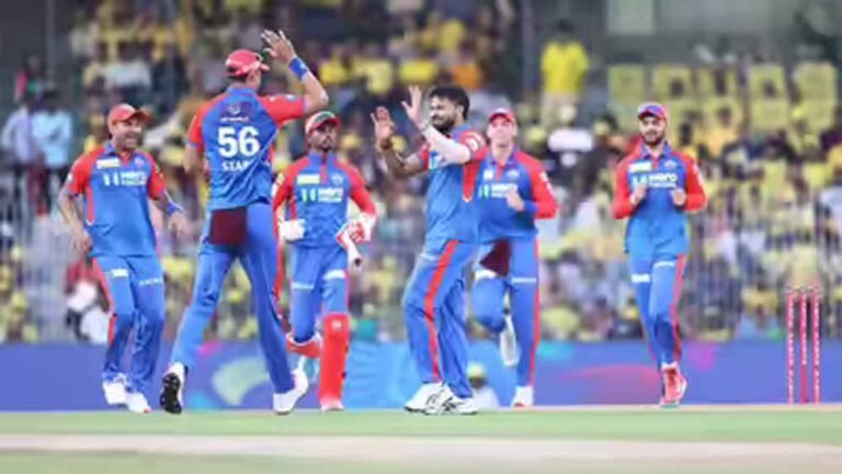 DC vs CSK: दोनों टीमों की बराबरी की जंग, प्लेऑफ पर नजरें