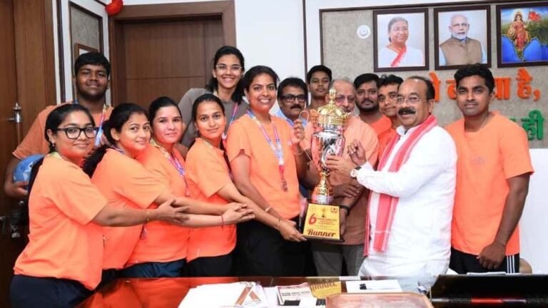 फेडरेशन कप नेटबॉल चैंपियनशिप के रजत पदक विजेताओं ने उप मुख्यमंत्री अरुण साव से की मुलाकात