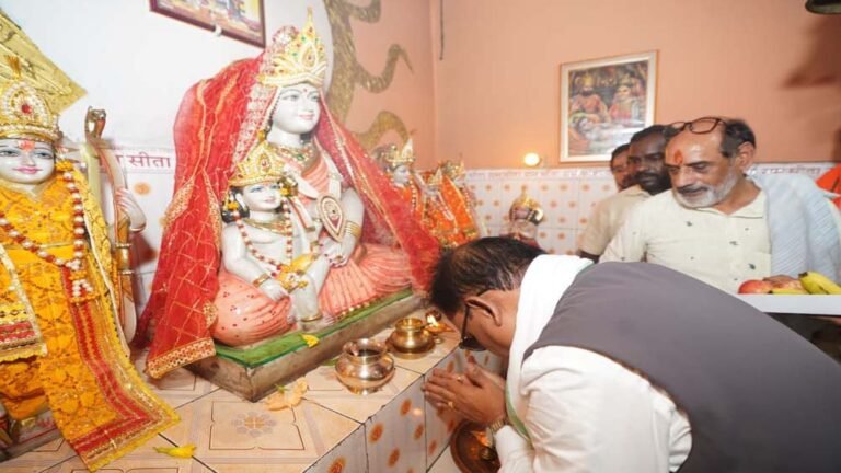 Vishnu Deo Sai ने कोसला धाम में टेकें माथा, प्रदेशवासियों की सुख-समृद्धि की कामना की