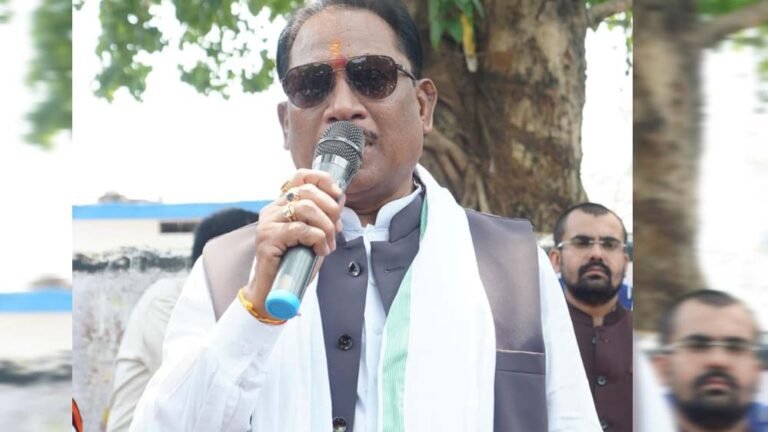 चौपाल में ग्रामीणों के बीच पहुंचे मुख्यमंत्री, संवेदनशीलता और सरलता की बनी मिसाल