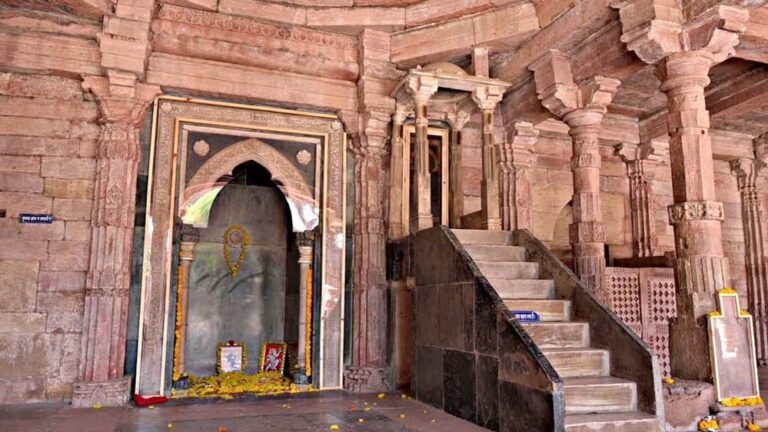 धार की भोजशाला से लंदन तक पहुंची मां सरस्वती की मूर्ति, जानिए क्यों अलग है यह विवाद