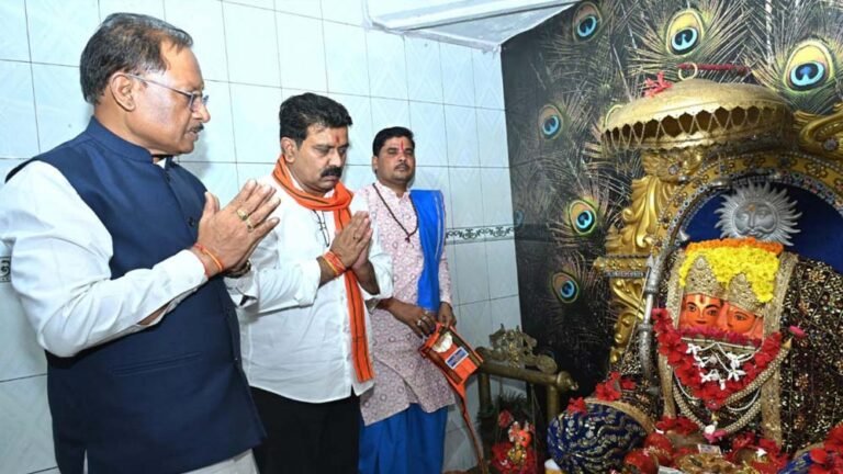 सुशासन तिहार के तहत मुख्यमंत्री विष्णुदेव साय का कोसला धाम दौरा, माता कौशल्या मंदिर में की पूजा-अर्चना