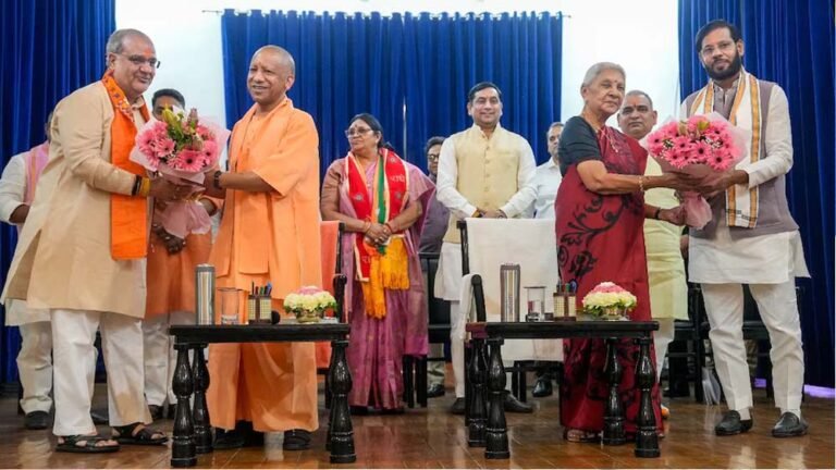 UP कैबिनेट में योगी की रणनीति साफ, मंत्रालयों के जरिए किसे मिला ताकत का संकेत?