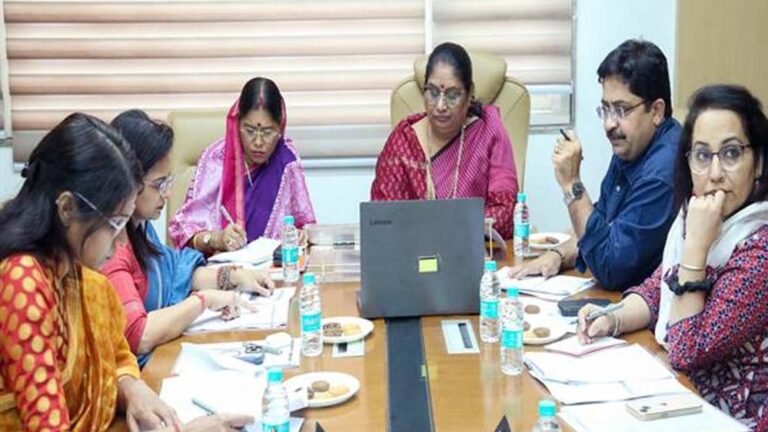 महिलाओं के सशक्तिकरण पर सरकार का फोकस, मंत्री भूरिया ने योजनाओं की प्रगति पर की चर्चा
