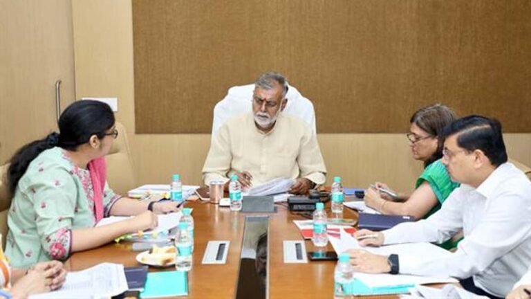 आजीविका मिशन को लेकर मंत्री पटेल सख्त, बोले- योजनाओं के वित्तीय प्रबंधन में लाएं सुधार