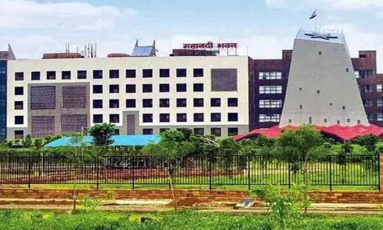 लोक निर्माण विभाग सख्त: SDO, EE और ENC अधिकारियों की मुख्यालय में उपस्थिति अनिवार्य, ठेकेदारों के मासिक भुगतान के आदेश