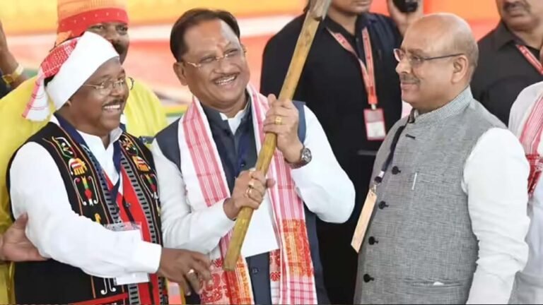 आदिवासी समाज से दुनिया सीखे प्रकृति के साथ विकास: लाल किला मैदान में बोले CM विष्णुदेव साय