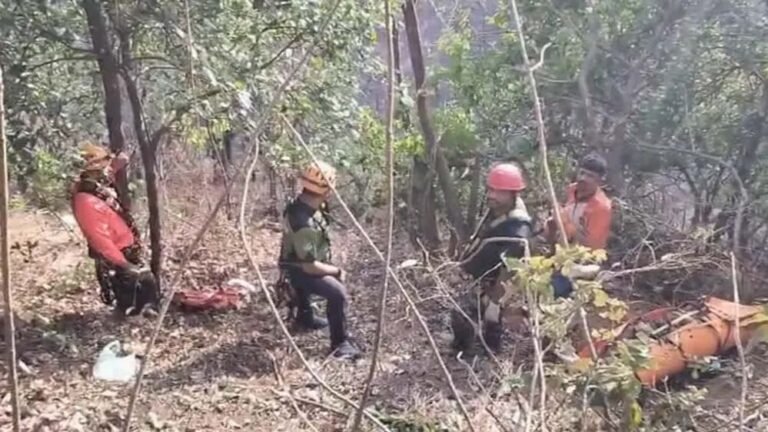 चीखों से गूंजा महाबलेश्वर… खाई में समाई स्कॉर्पियो, रस्सियों से निकाले गए शव