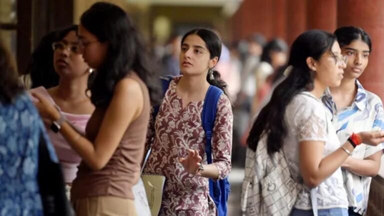कई केंद्रों पर देरी से शुरू हुई CUET परीक्षा, समय में बदलाव के बाद NTA का बड़ा अपडेट