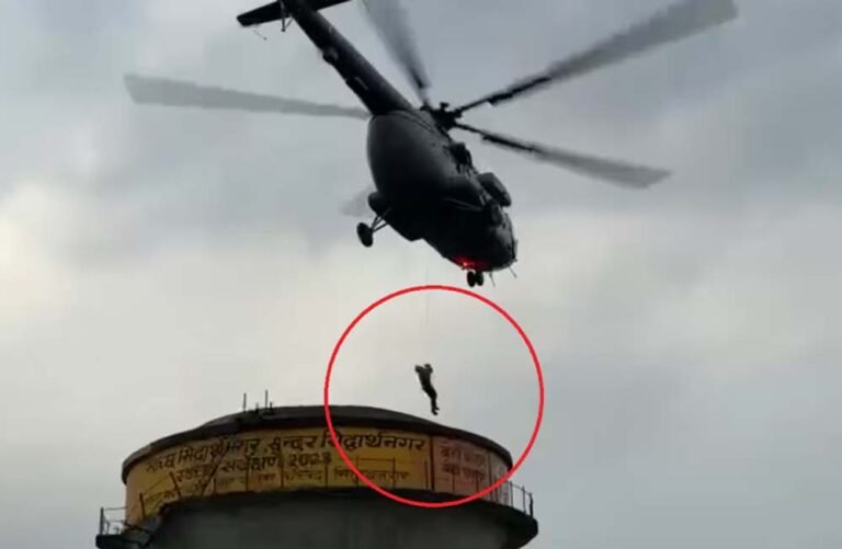 आईएएफ का रेस्क्यू: पानी की टंकी पर चढ़े बच्चों को सीढ़ी टूटने के बाद 16 घंटे तक किया गया बचाया