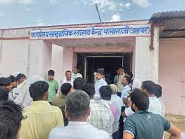 72 घंटे से भूख हड़ताल पर बैठे अरुण, रणवीर और राजवीर को प्रशासन ने अस्पताल में कराया भर्ती