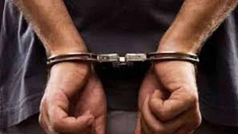 यूपी पुलिस का एक्शन, आगरा धर्मांतरण गैंग के 4 सदस्य दबोचे, STF की मदद से कार्रवाई