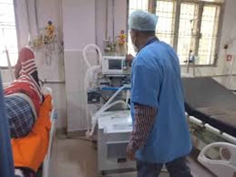 PMJAY जांच में बड़ा खुलासा: एक ही डॉक्टर कई अस्पतालों में तैनात, सरकार ने भेजे नोटिस
