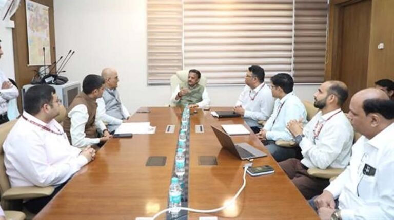 एम्स भोपाल का प्रतिनिधिमंडल उपमुख्यमंत्री शुक्ल से मिला, प्रदेश में ऑर्गन ट्रांसप्लांट को मजबूत बनाने पर विमर्श