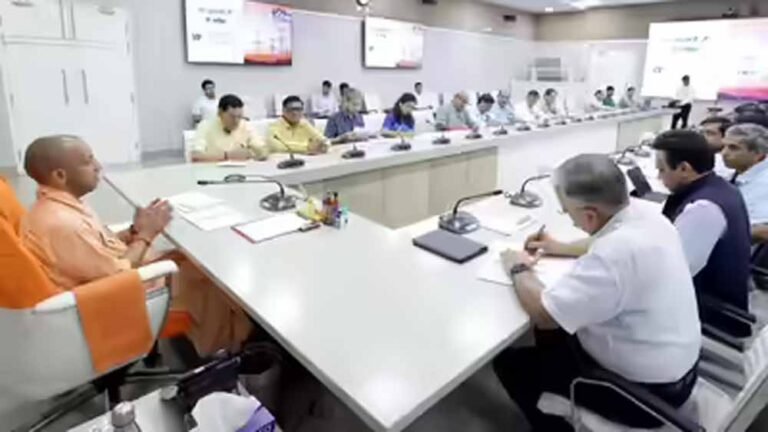 यूपी में बिजली आपूर्ति सुधार पर जोर, फीडर-वाइज मॉनिटरिंग के आदेश