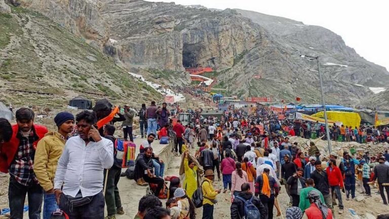अमरनाथ यात्रियों की सुरक्षा के लिए हाई अलर्ट, यात्रा मार्ग का निरीक्षण करेंगी विशेष टीमें