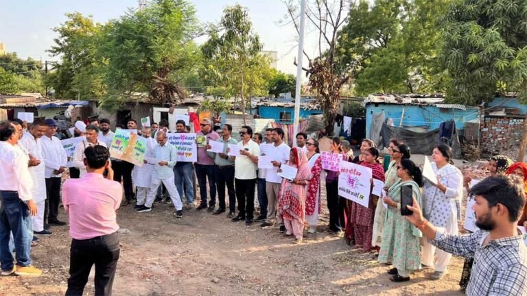 “हरियाली बचाओ-भोपाल बचाओ” के नारों से गूंजा अयोध्या नगर मुख्य मार्ग