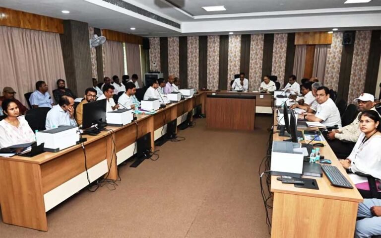 लोक निर्माण विभाग के सचिव ने निर्माणाधीन पुलों के कार्यों की प्रगति की समीक्षा की