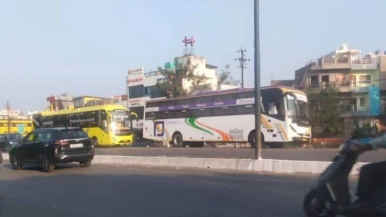 फिटनेस नियमों की अनदेखी पड़ी भारी, इंदौर में 2 बसों की फिटनेस निरस्त