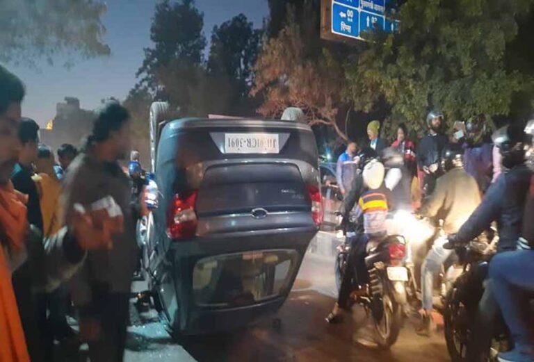कार से आरक्षक को रौंदने का प्रयास नाकाम: चेकिंग के बीच दो आरोपी गिरफ्तार