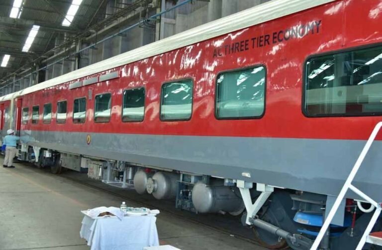 ट्रेनों की लंबी वेटिंग खत्म करने रेलवे का फैसला, छत्तीसगढ़ एक्सप्रेस में बढ़ी सुविधा