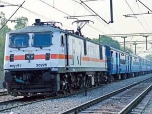रेल यात्रियों को झटका: बिलासपुर जोन में 18 ट्रेनें कैंसिल, 20 शॉर्ट टर्मिनेट, 2 का रूट डायवर्ट