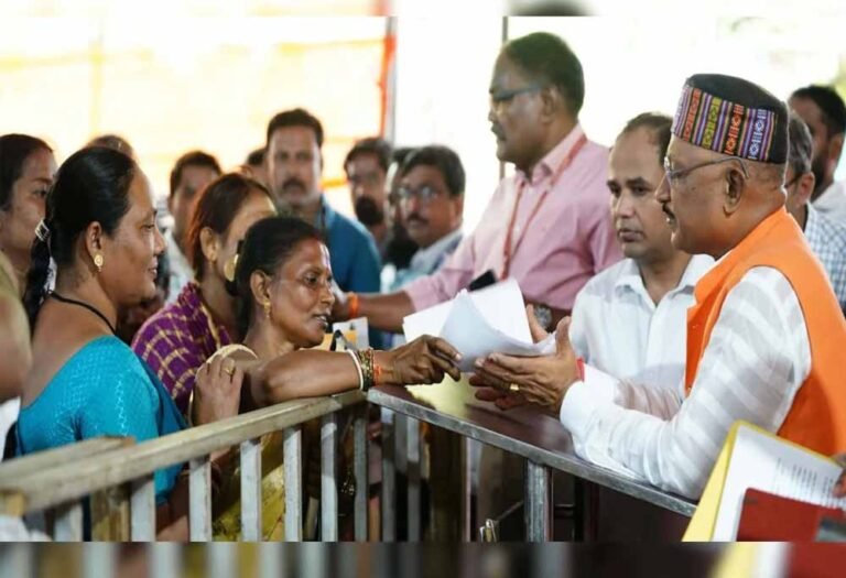 Sushasan Tihar के दूसरे दिन तेज कार्रवाई, सैकड़ों शिकायतों का ऑन-द-स्पॉट समाधान