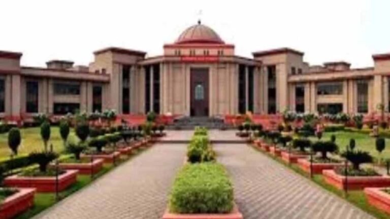 छत्तीसगढ़ हाईकोर्ट का बड़ा फैसला: पेंशनर्स को मिलेगा लंबित एरियर का लाभ