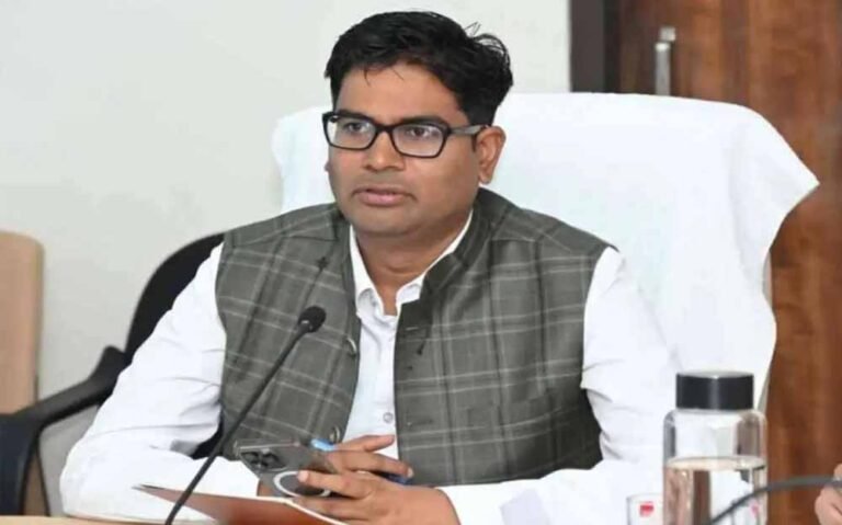 वित्त मंत्री ओपी चौधरी ने शेयर किया खास वीडियो, बोले- झालमुड़ी के साथ जीत का मजा