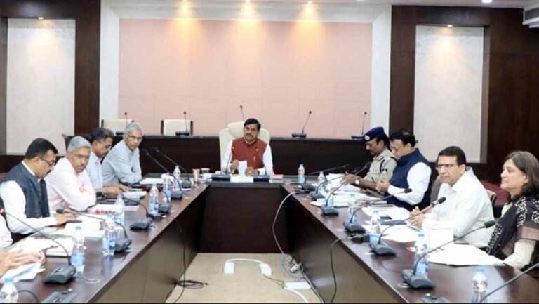 आम आदमी को कम खर्च में आवास उपलब्ध कराने के लिए कार्य करें हाउसिंग बोर्ड और विकास प्राधिकरण