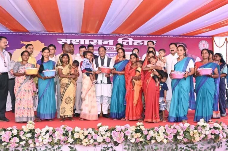 लेमरू पहुंचे मुख्यमंत्री, चौपाल लगाकर सुनी ग्रामीणों की समस्याएं