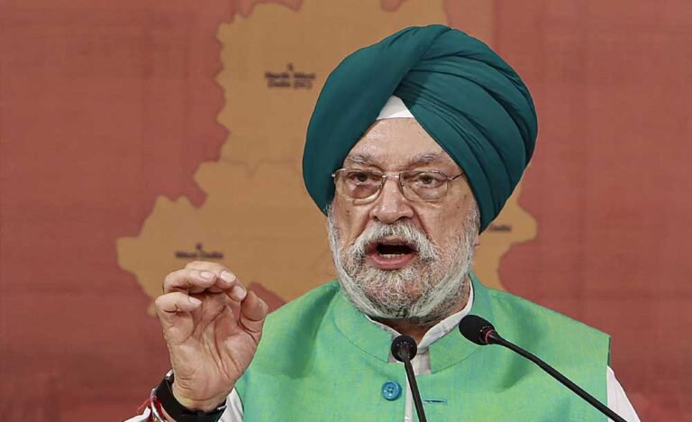 गोरखपुर में इंटरनेशनल क्रिकेट स्टेडियम के भूमि पूजन एवं शिलान्यास समारोह में बोले पेट्रोलियम मंत्री