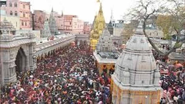 काशी विश्वनाथ धाम में मार्च में करीब 65 लाख श्रद्धालु दर्शन करने पहुंचे
