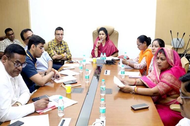 निर्माण कार्यों से आमजन को न हो असुविधा, मानसून से पूर्व पूरे हों आवश्यक कार्य : राज्यमंत्रीगौर