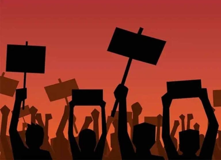 वेतन भुगतान की मांग को लेकर स्वास्थ्य कर्मियों का बड़ा प्रदर्शन, 25 मई को आर-पार की लड़ाई