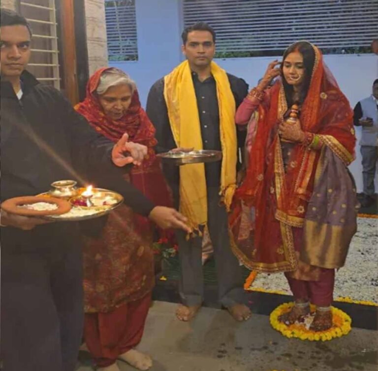 ‘केस ट्रांसफर कर हो सख्त एक्शन’, ट्विशा शर्मा के परिजनों ने CM हाउस पहुंच उठाई आवाज