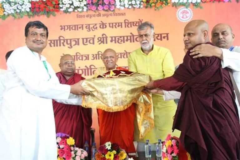 मंगोलिया के लिए भगवान बुद्ध के परम शिष्यों के पवित्र अस्थि अवशेष श्रद्धापूर्वक रवाना
