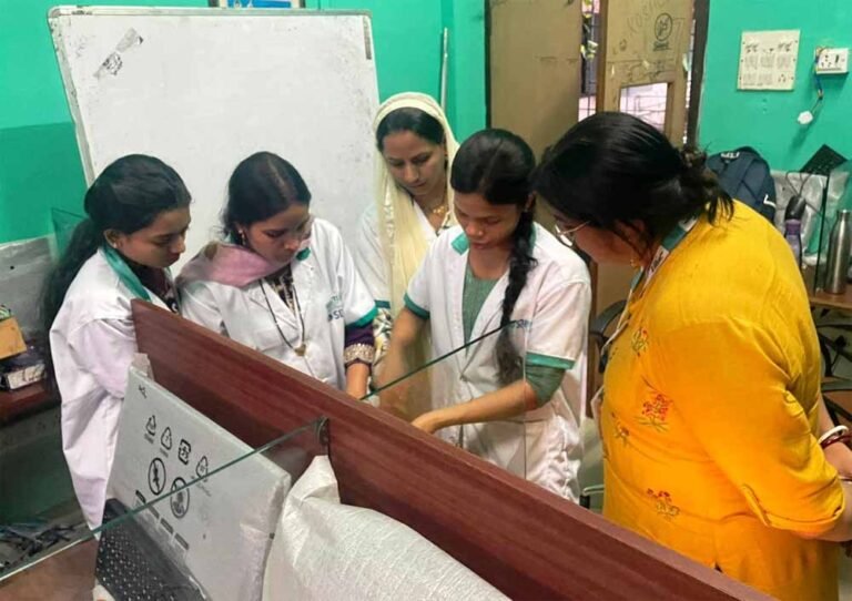 इलेक्ट्रिशियन का काम सीख रोजगार की नई राह पर बढ़ाए कदम