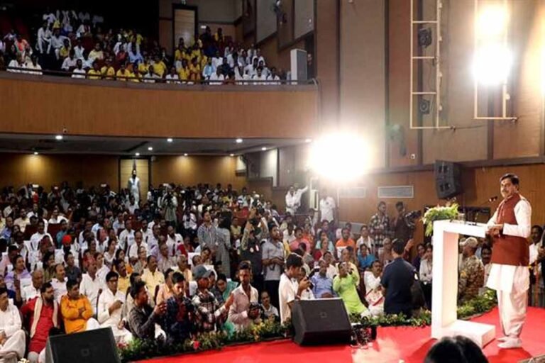 नदियां हमारी प्रत्यक्ष शक्तियां हैं : दादा गुरू