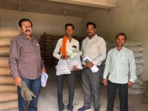वितरण में गड़बड़ी पर प्रशासन सख्त, 8 केंद्रों पर बैन