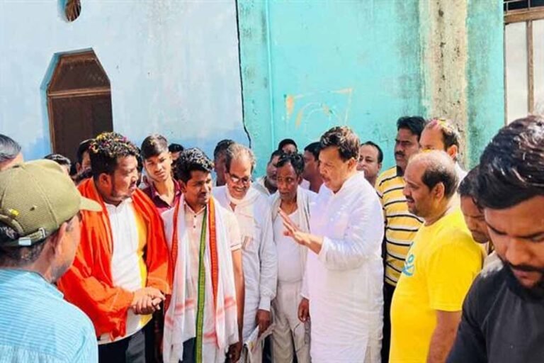 तोमर ने उप नगर ग्वालियर के वार्ड 17, 6 और 7 में किया सफाई व्यवस्था का निरीक्षण