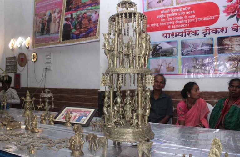 सारंगढ़ में जनजातीय कारीगर हैंडीक्राफ्ट मेला आयोजित