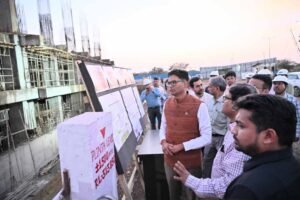 रेलवे ओवरब्रिज, आईटी बिल्डिंग, स्पोर्ट्स कॉम्प्लेक्स सहित कई परियोजनाओं की प्रगति का लिया जायजा