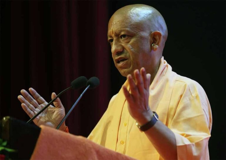 सीएम की दो टूक- सड़कों पर अव्यवस्था व अराजकता किसी कीमत पर स्वीकार नहीं, प्यार से माने तो ठीक नहीं तो दूसरा तरीका अपनाएंगे