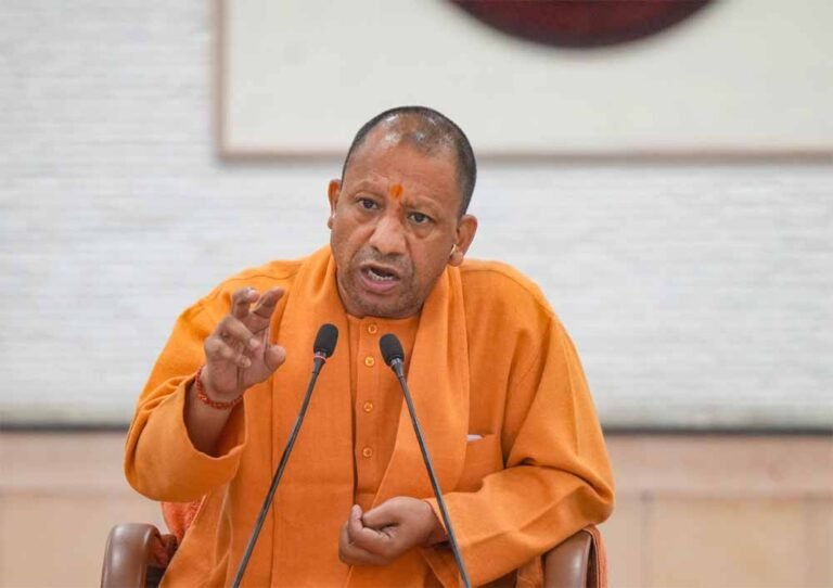 अगले छह माह तक विदेश यात्राओं से परहेज करें मंत्री और वरिष्ठ अधिकारी: मुख्यमंत्री