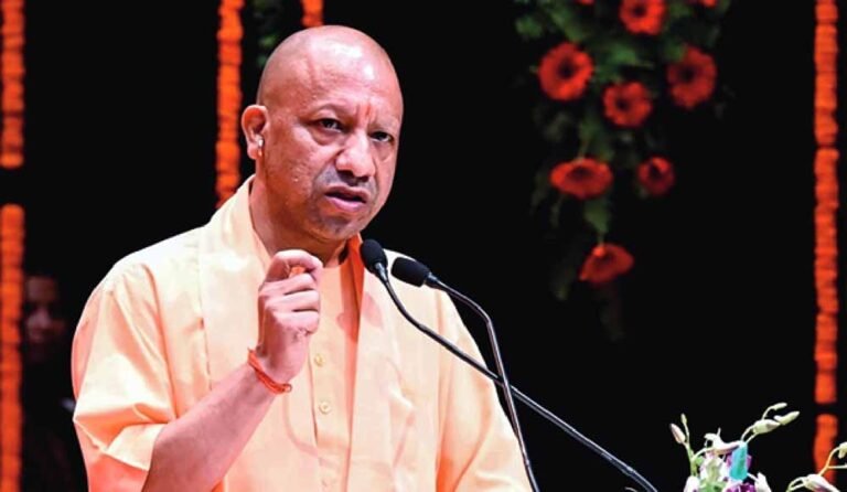 मुख्यमंत्री योगी आदित्यनाथ ने यीडा के अंतर्गत 17 निवेशकों को प्रदान किए भूमि आवंटन पत्र
