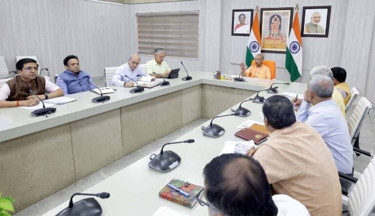 मुख्यमंत्री योगी आदित्यनाथ ने गुरुवार को इन्वेस्ट यूपी से जुड़े महत्वपूर्ण विषयों की समीक्षा की