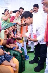 ग्रामवासियों के बीच पहुंचे उप मुख्यमंत्री श्री विजय शर्मा, मौके पर ही किया समस्याओं का समाधान