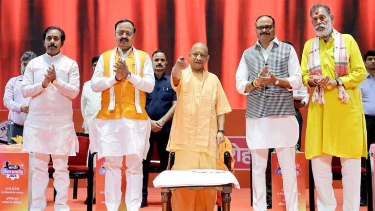 सीएम योगी का श्रमिकों के लिए मेगा प्लान: ग्रेटर नोएडा में अस्पताल, स्कूल और सुविधा केंद्र का शिलान्यास