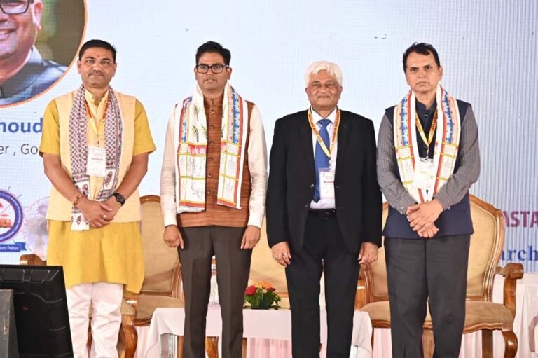 वित्तमंत्री शामिल हुए शहीद महेंद्र कर्मा विश्वविद्यालय में आयोजित “इनोवेशन महाकुंभ 1.0” कार्यक्रम में